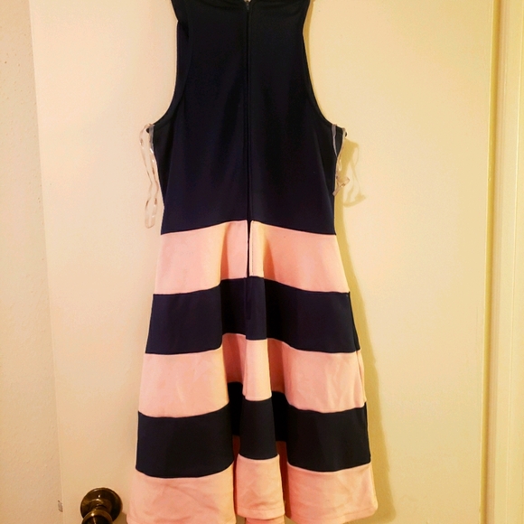 dress - Picture 1 of 2